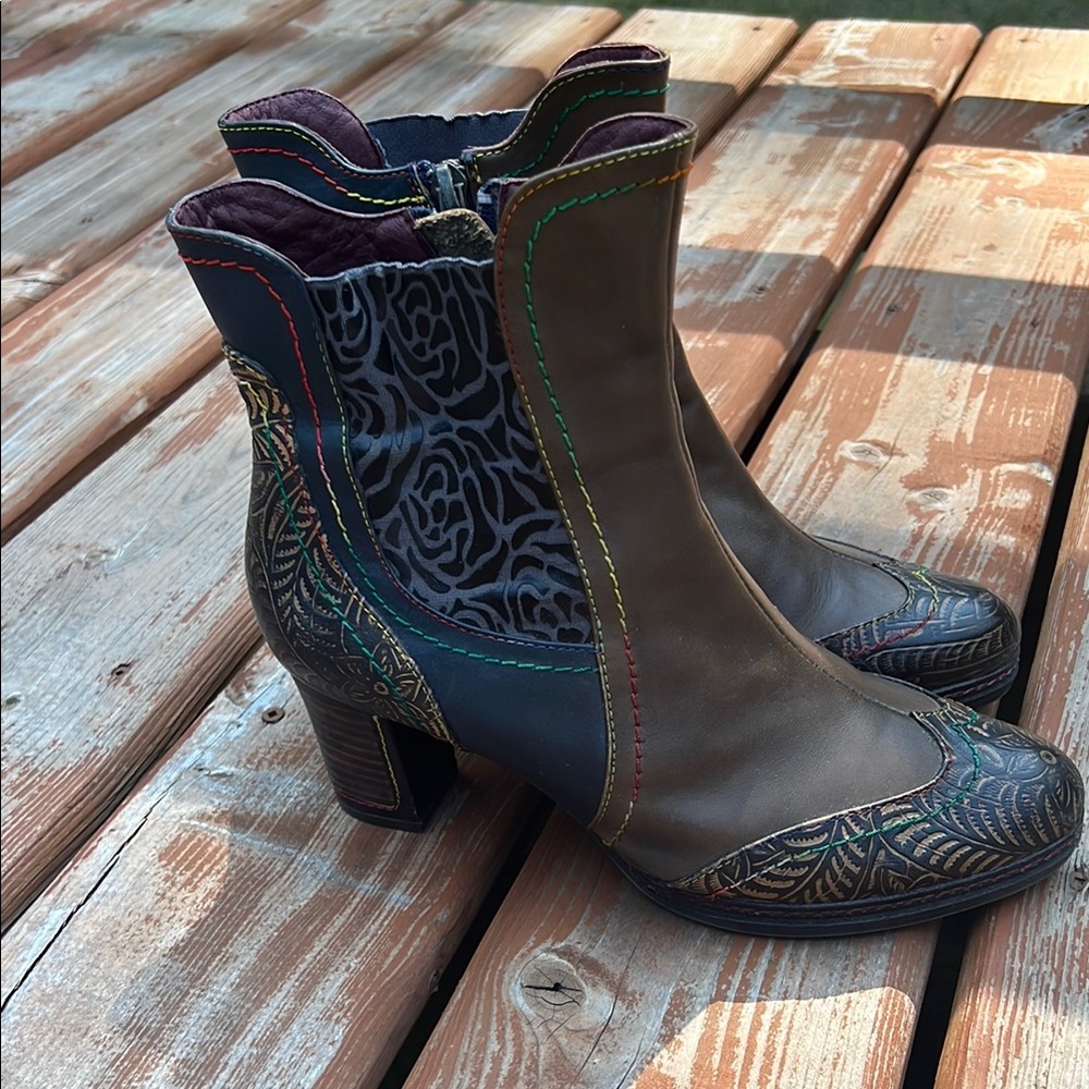 Navy L’ Artiste Leather Ankle Boots